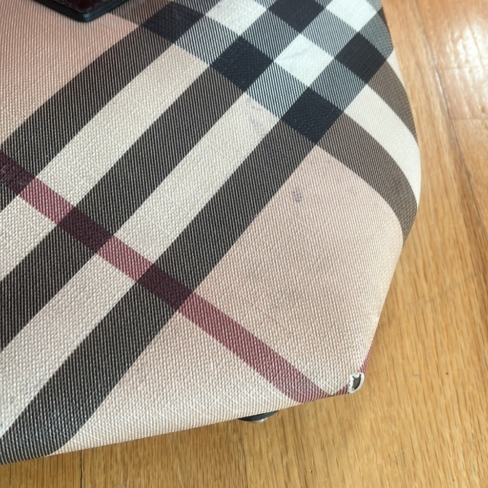Burberry Tote​​ - Picture 4 of 7